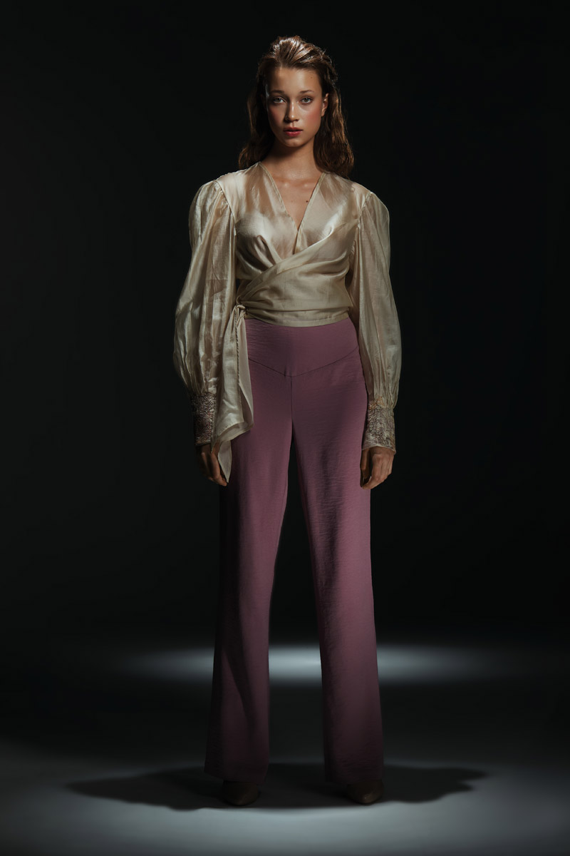 Model Zojas — Editorial